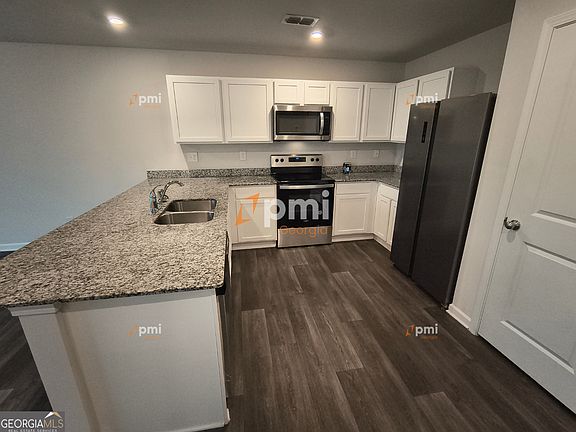 2nd image of 141 Dogwood Ln