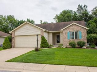 17846 Bay Hill Dr, South Bend, IN