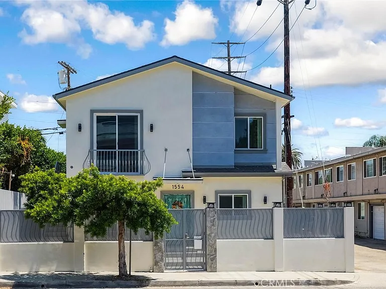 1554 Bundy — Photo 1
