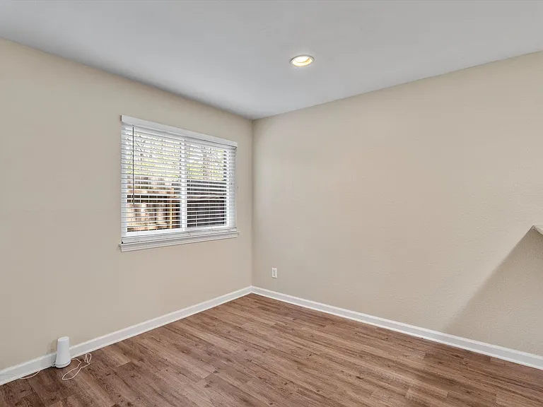 6810 Deatonhill Dr #108 — Photo 7