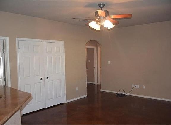 3rd image of 110 Sunburst Ct
