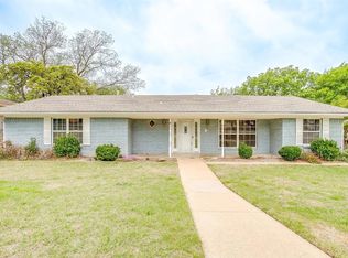 1812 Saxony Rd, Fort Worth, TX 76116
