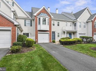 14 Hilton Ct, Pennington, NJ 08534
