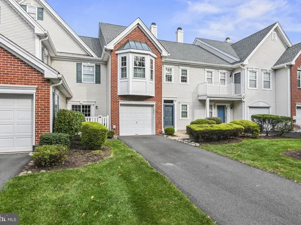 14 Hilton Ct, Pennington, NJ 08534