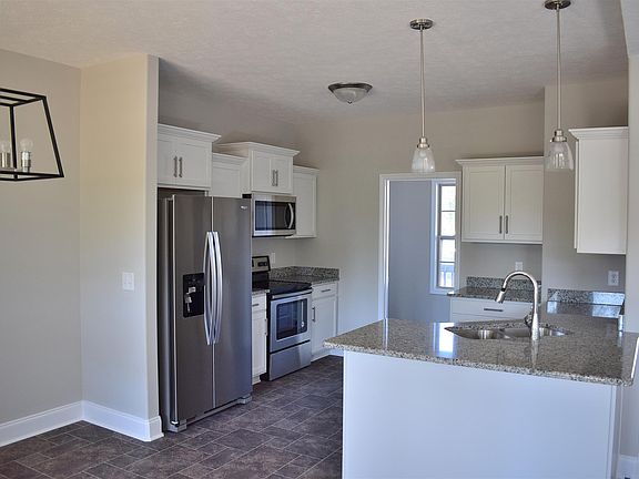 5th image of 26 Chestnut Dr