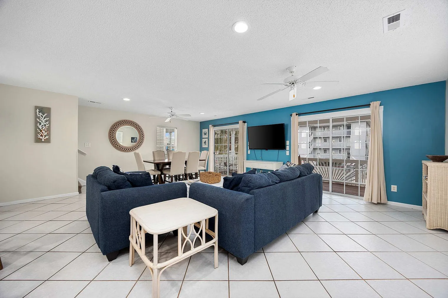 5 bed, 4.0 bath, 2142 sqft, $11,060 — Photo 2
