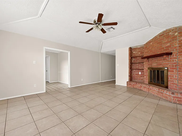 9903 Kent Towne Ln — Photo 8