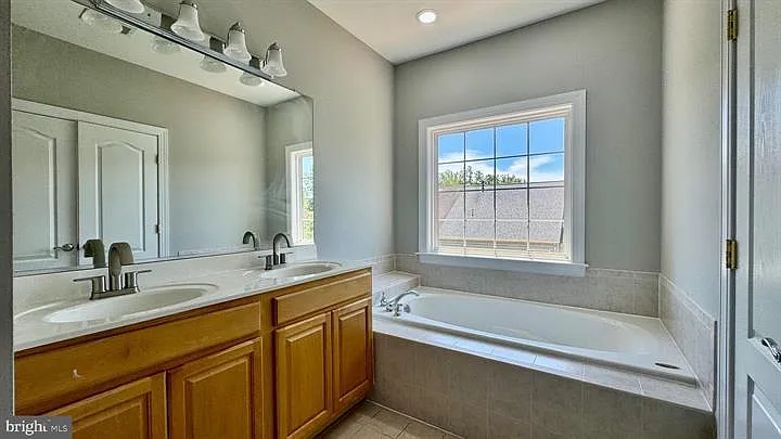 8915 Royal Hannah Ln — Photo 12