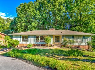 1045 W Outer Dr, Oak Ridge, TN 37830