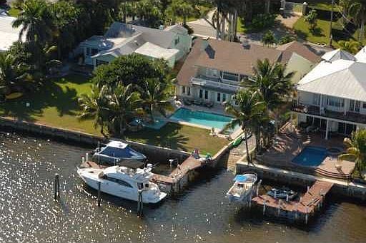1st image of 2617 N Lake Dr