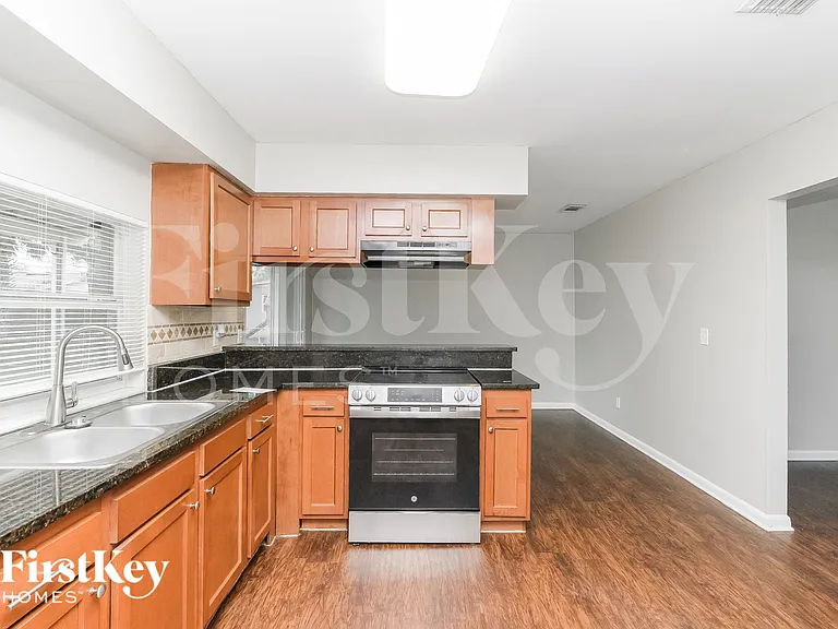 9331 Forest Hills Dr — Photo 5
