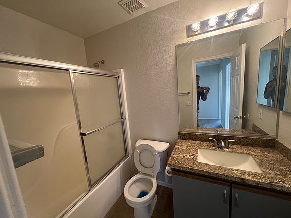 3rd image of 381 W Aloe Pl