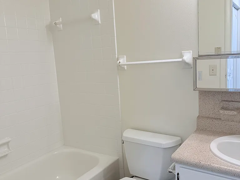 W Northwood Dr — Photo 14