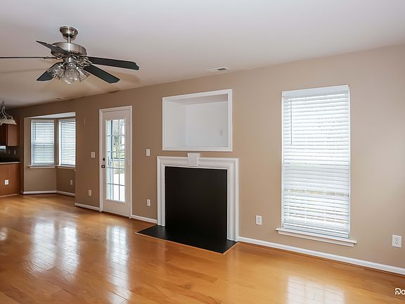 5th image of 129 Royalton Rd