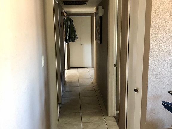 3rd image of 1733 E Shasta St
