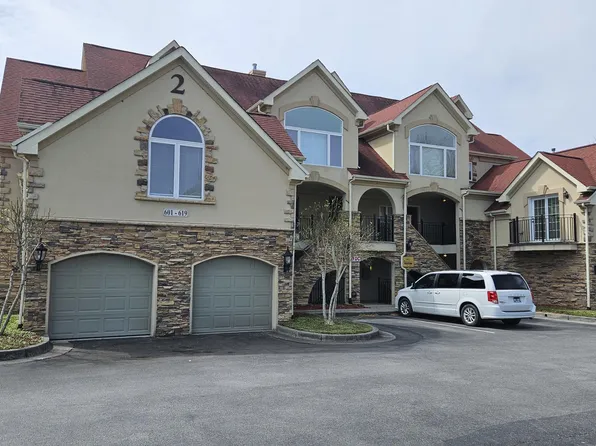 615 River Place Way #B304, Sevierville, TN 37862