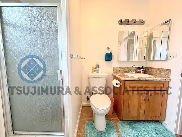 2323 E Manoa Rd — Photo 13