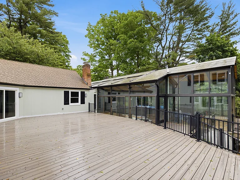 1 Tulip Tree Ln — Photo 11