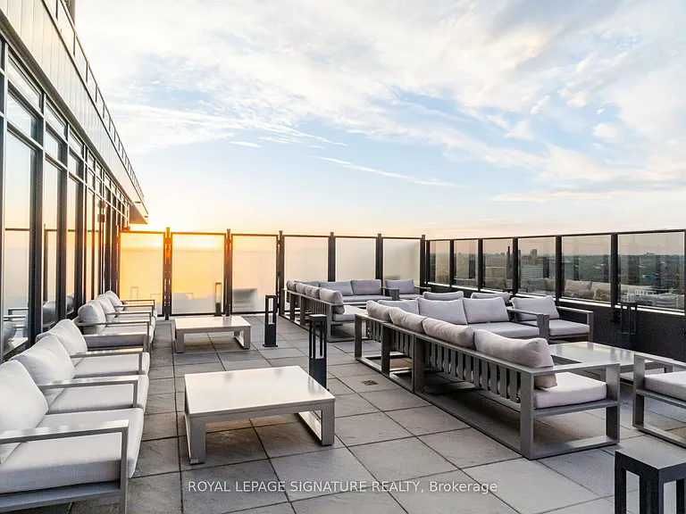 330 Richmond St W #811 — Photo 25