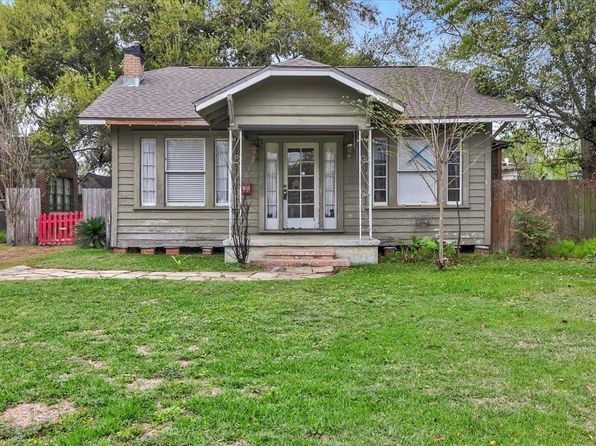 2390 Laurel St Beaumont TX 77702 Zillow