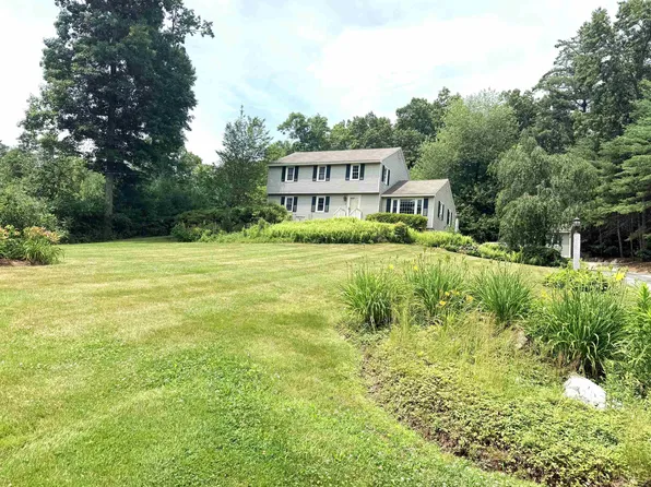 22 Beechwood Road, Hudson, NH 03051