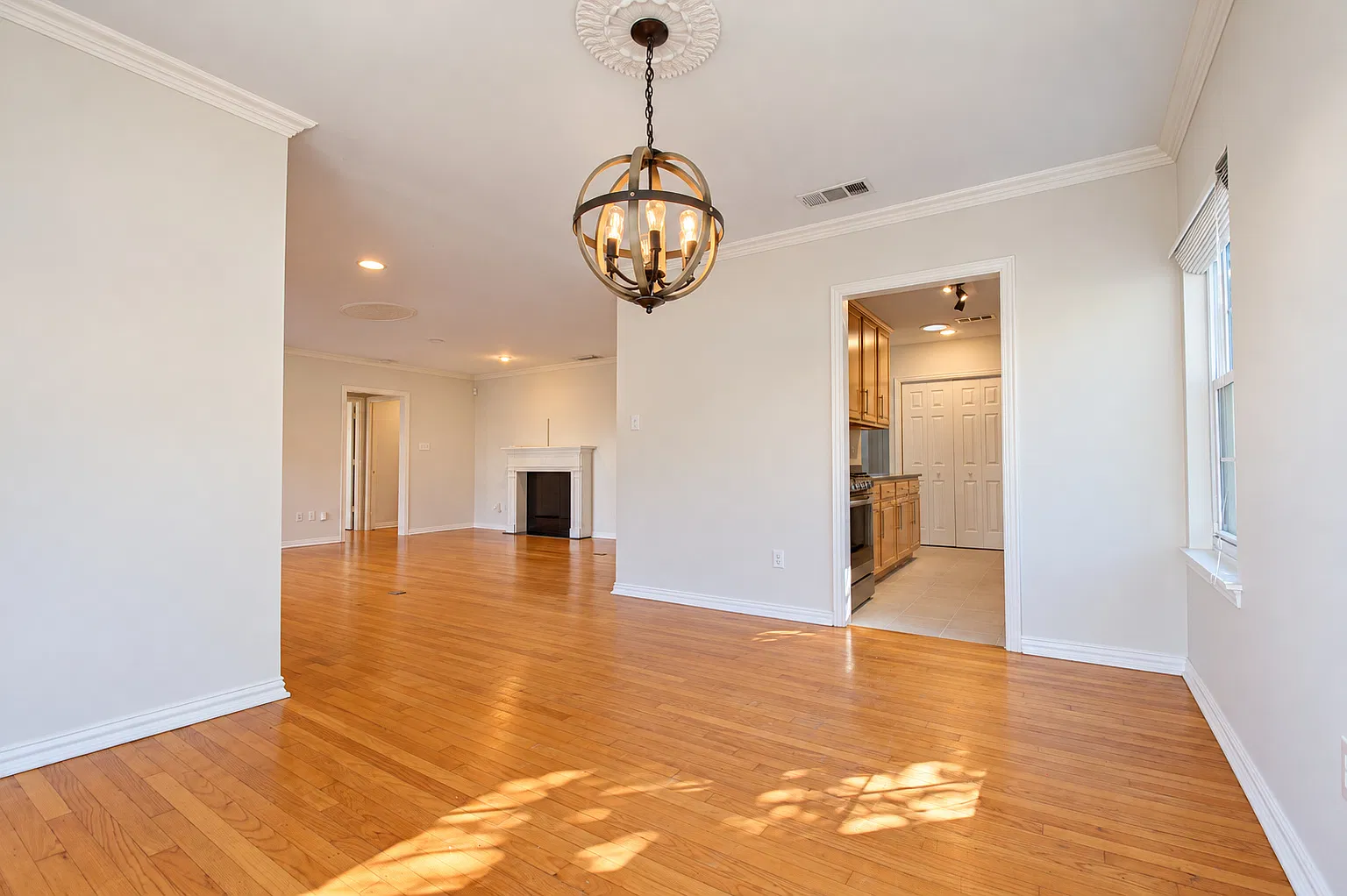 3 bed, 1511 sqft, $4,500 — Photo 4