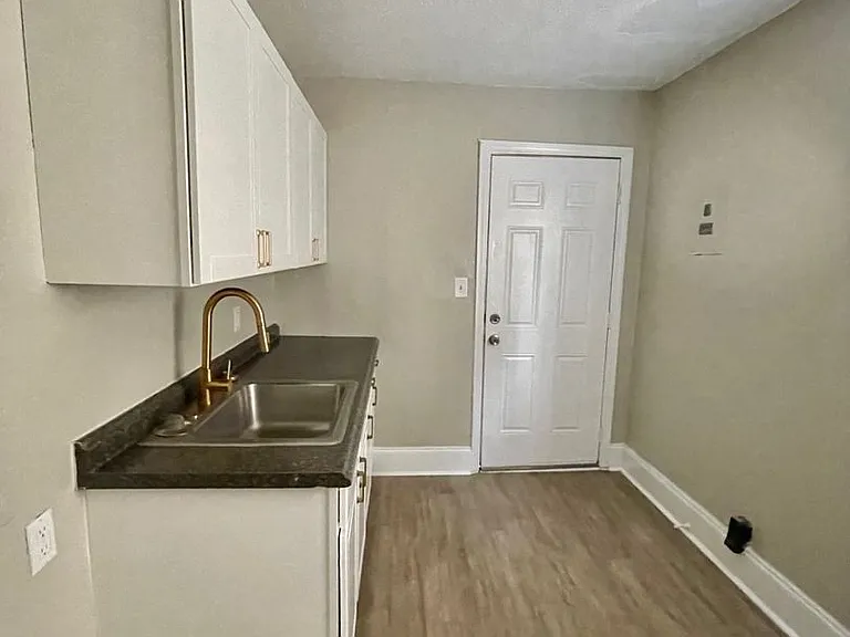 1314 N McDowell St #800 — Photo 5