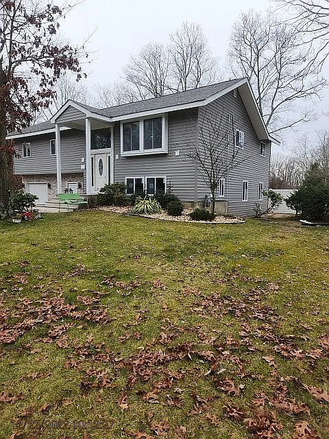 13 Buckingham Dr photo 1