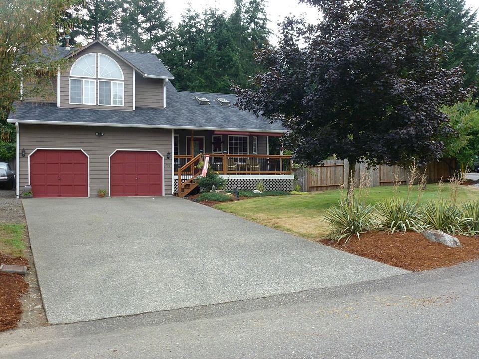 1st image of 792 NE Marric Ct