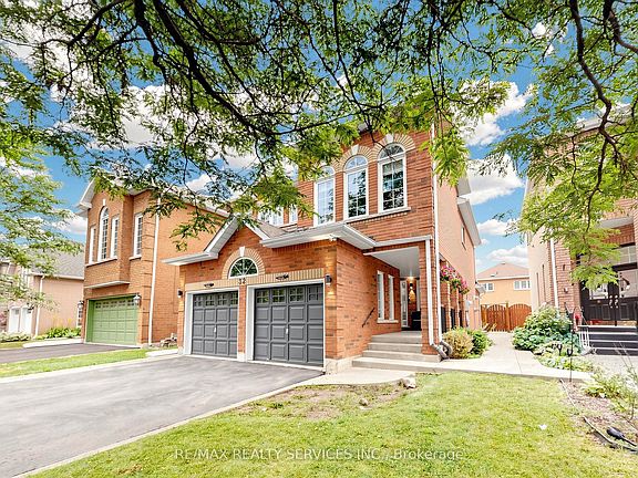 2nd image of 32 Hillpath Cres