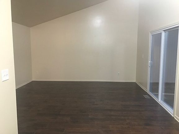 2nd image of 1109 Eastoak Dr