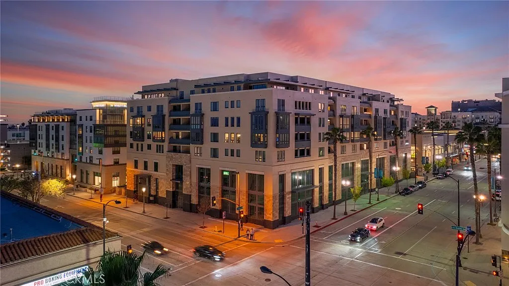 1 bed, 1087 sqft, $4,200 — Photo 1