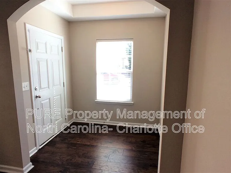 5637 Bent Creek Cir — Photo 2