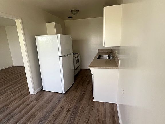 4th image of 261 S Hudson Ave APT 2