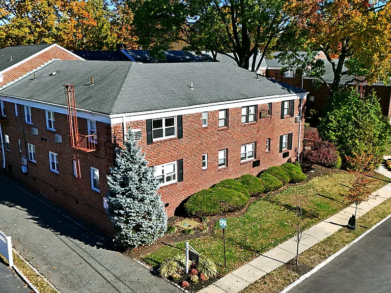 Garwood Gardens Apartments — Photo 17