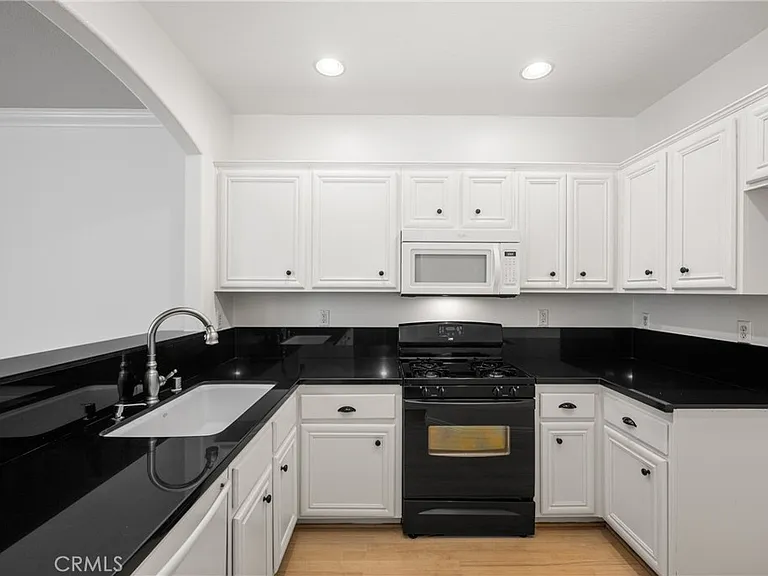 24 Crestline #103 — Photo 14