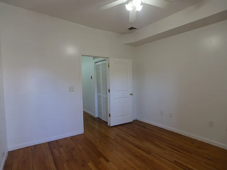 158 Sherman Ave #3R — Photo 9