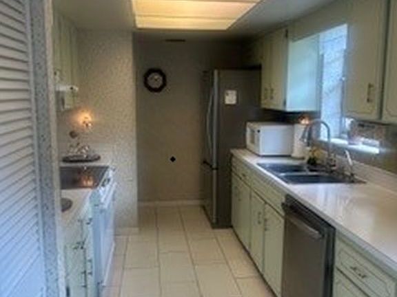 5th image of 2828 Bellwood Dr