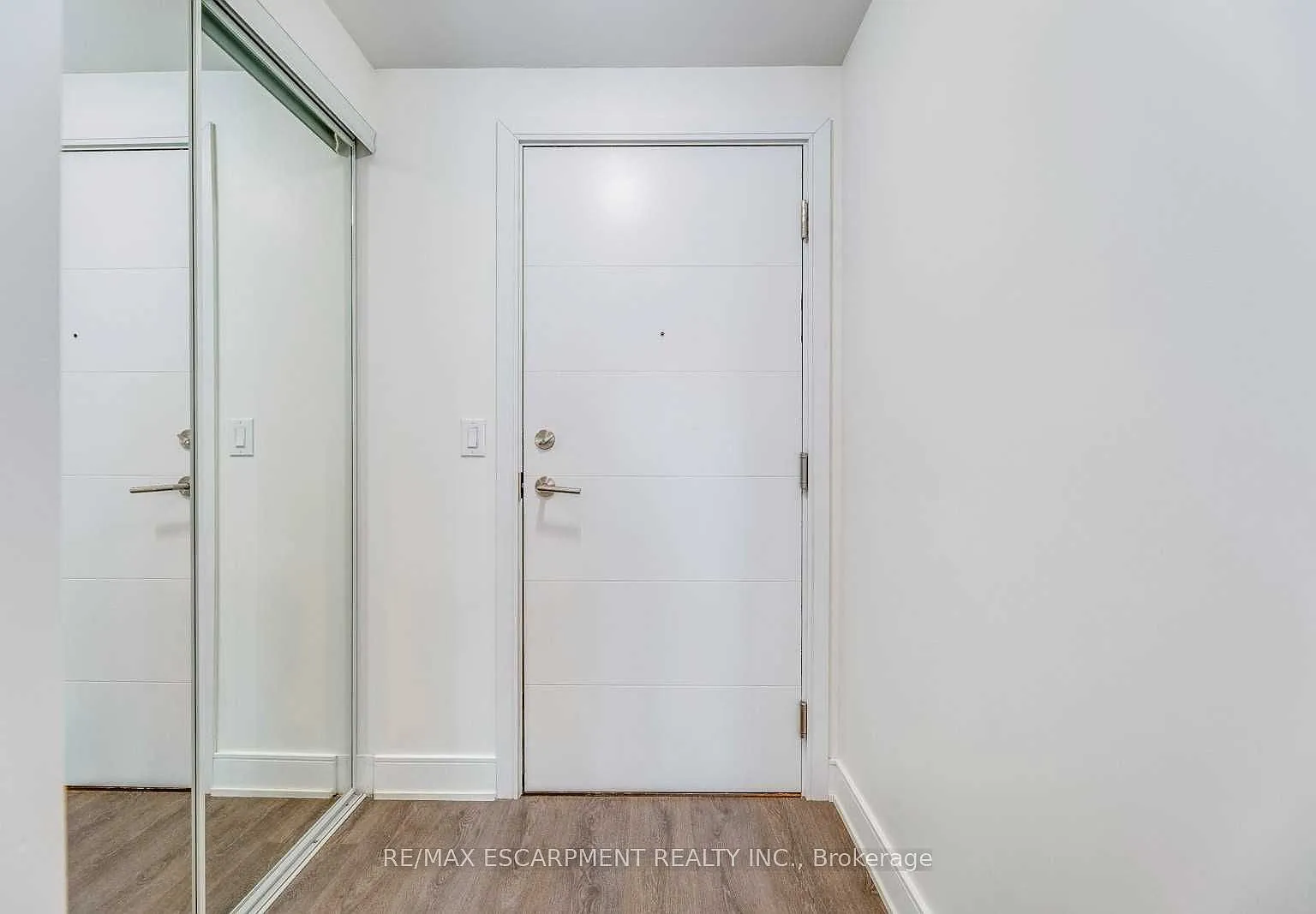 2 bed, $2,900 — Photo 4