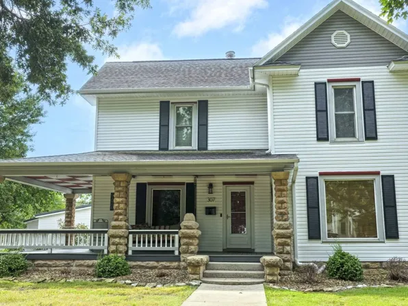 307 Main St, Sabetha, KS 66534
