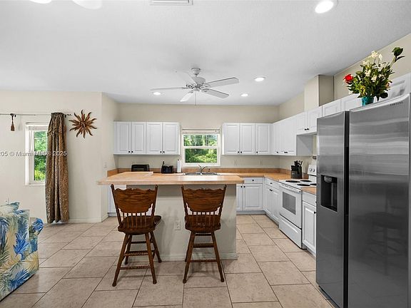 4th image of 4178 Mermell Cir