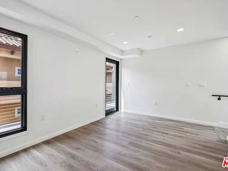 951 S Wilton Pl #302 — Photo 10