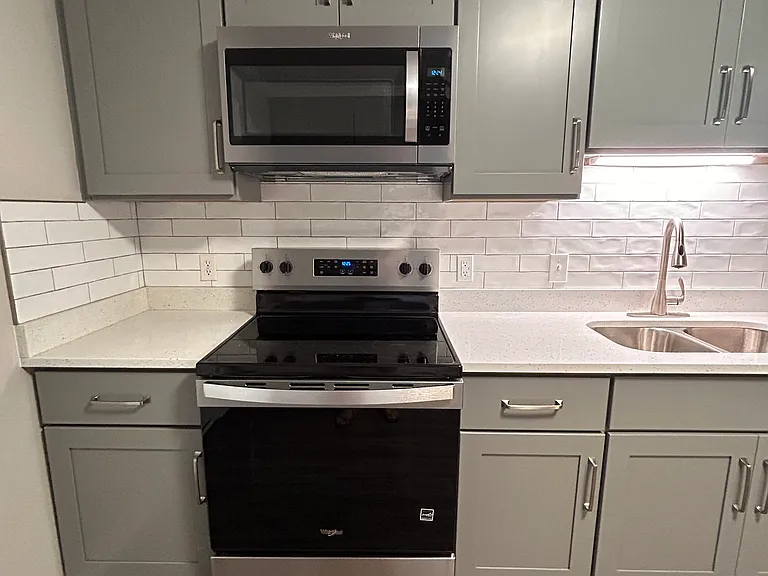701 Colony Rd — Photo 3