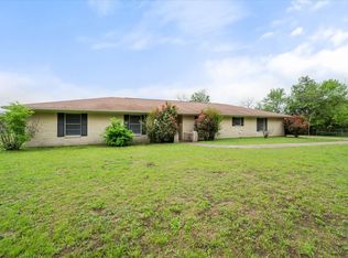 541 Oak Valley Ln, Corsicana, TX 75110