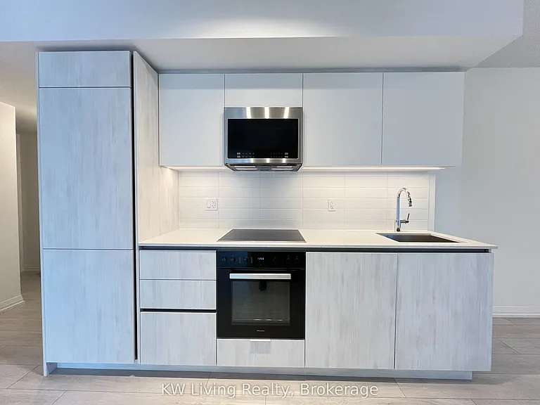 400 King St W #1123 — Photo 5