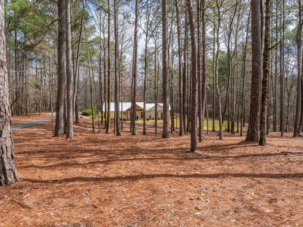 367 Country Manor Dr, Sterrett, AL 35147