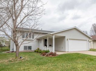 4461 56th St NW, Rochester, MN 55901