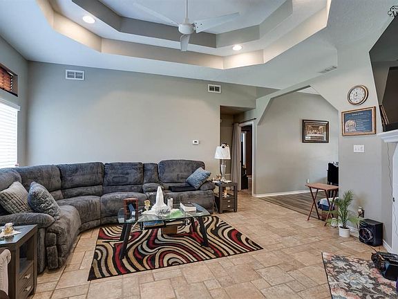 4th image of 7 Worthington Ct