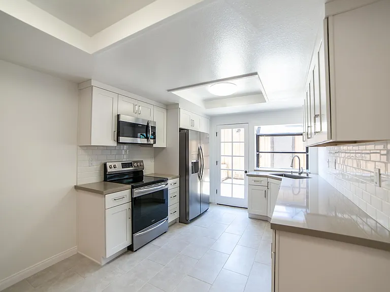 9743 Reseda Blvd #3 — Photo 2