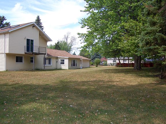 3rd image of 20 Bellingham Dr